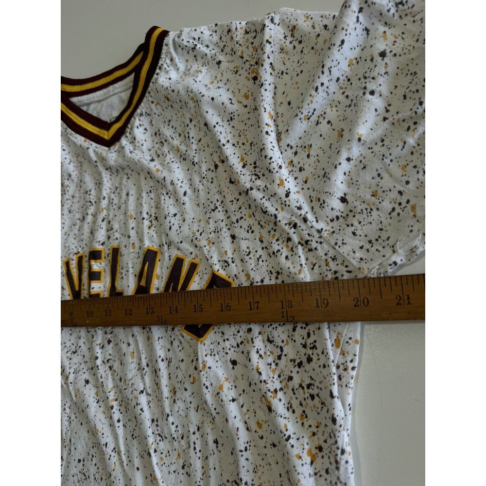 Evolution in Design Large King LeBron James‎ #23 Cleveland - Picture 4 of 6